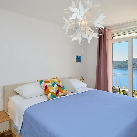 Hedera Estate, Hedera A9