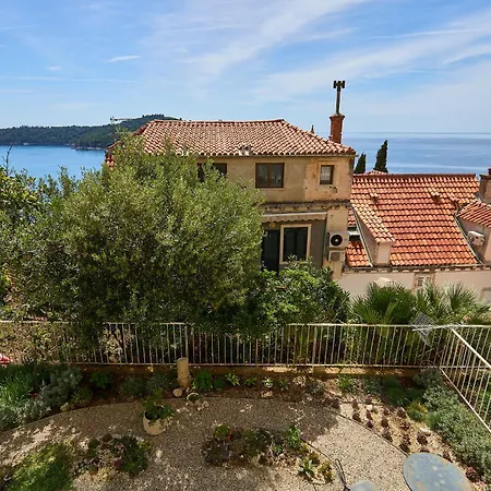 Hedera Estate, Hedera A9