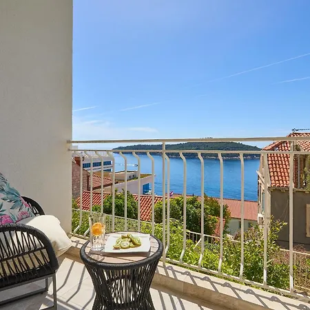 Hedera Estate, Hedera A9 *