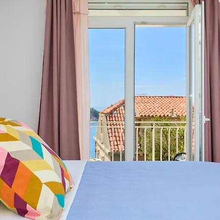 Hedera Estate, Hedera A9