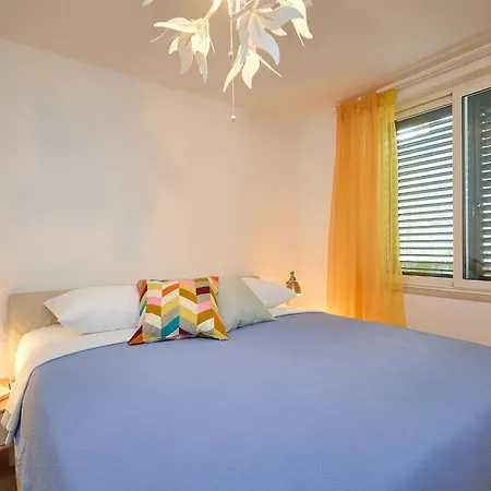 Hedera Estate, Hedera A9