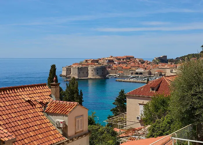 Hedera Estate, Hedera A9 *