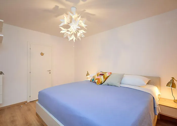 Hedera Estate, Hedera A9 *