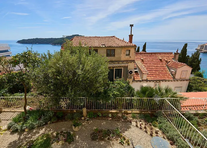 Hedera Estate, Hedera A9