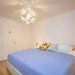 Hedera Estate, Hedera A9 *